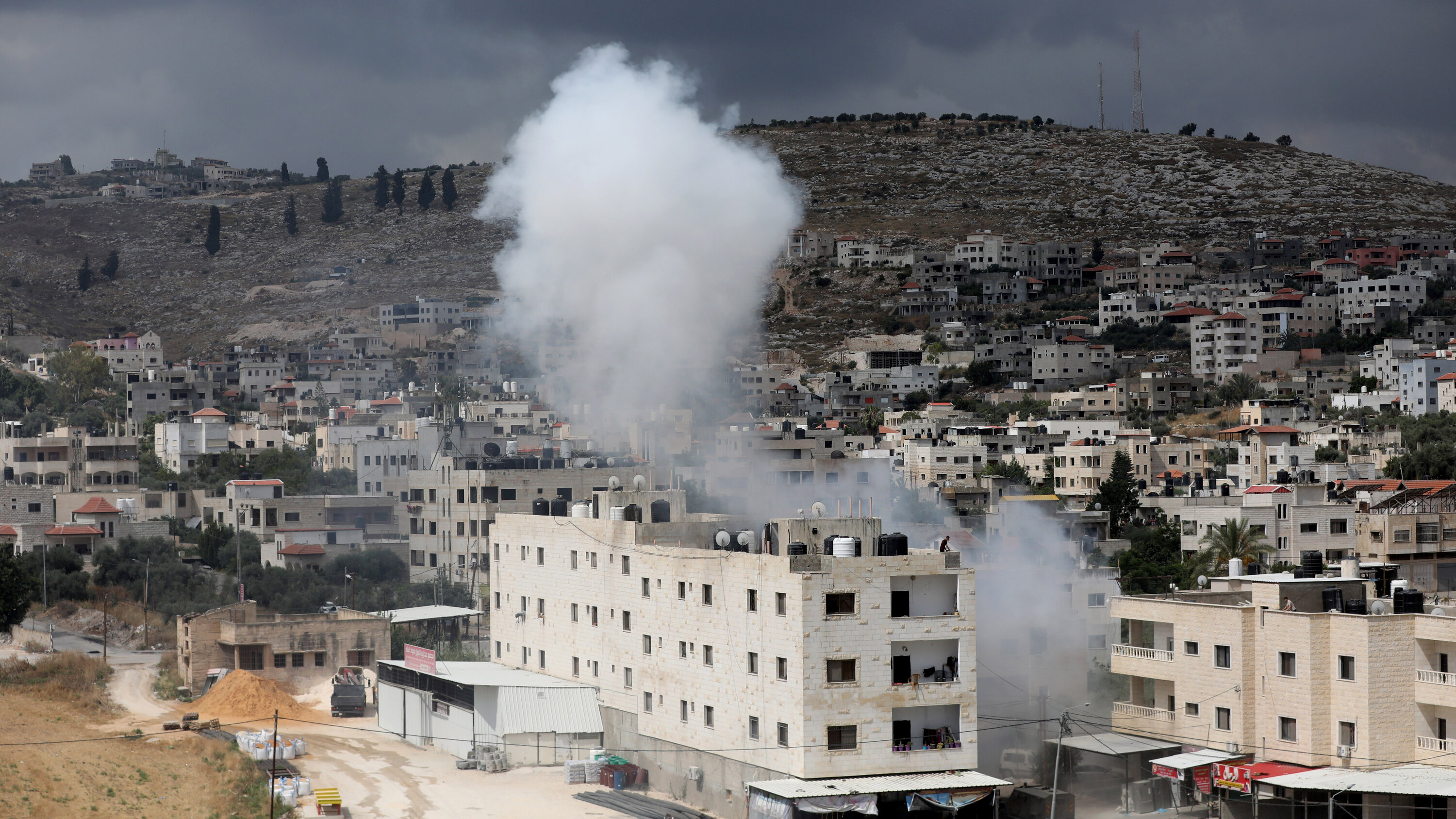 Palestinian Journalist Detained In West Bank Raid Palestinian Journalist Detained In West Bank Raid