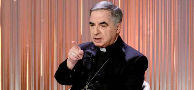 Papa Card Becciu: Preghiere E Riflessioni Sulle Dimissioni Papa Card Becciu: Preghiere E Riflessioni Sulle Dimissioni