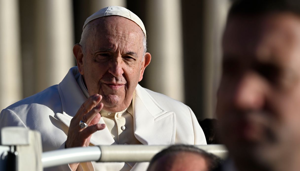Papa Francesco E Il Cardinale Becciu: Un'analisi Sulla Situazione Attuale
