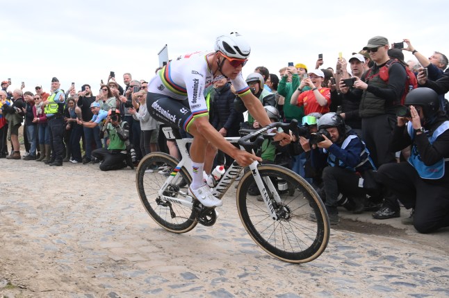 Paris-Roubaix: Police Arrest Spectator For Attacking Mathieu Van Der Poel Paris-Roubaix: Police Arrest Spectator For Attacking Mathieu Van Der Poel