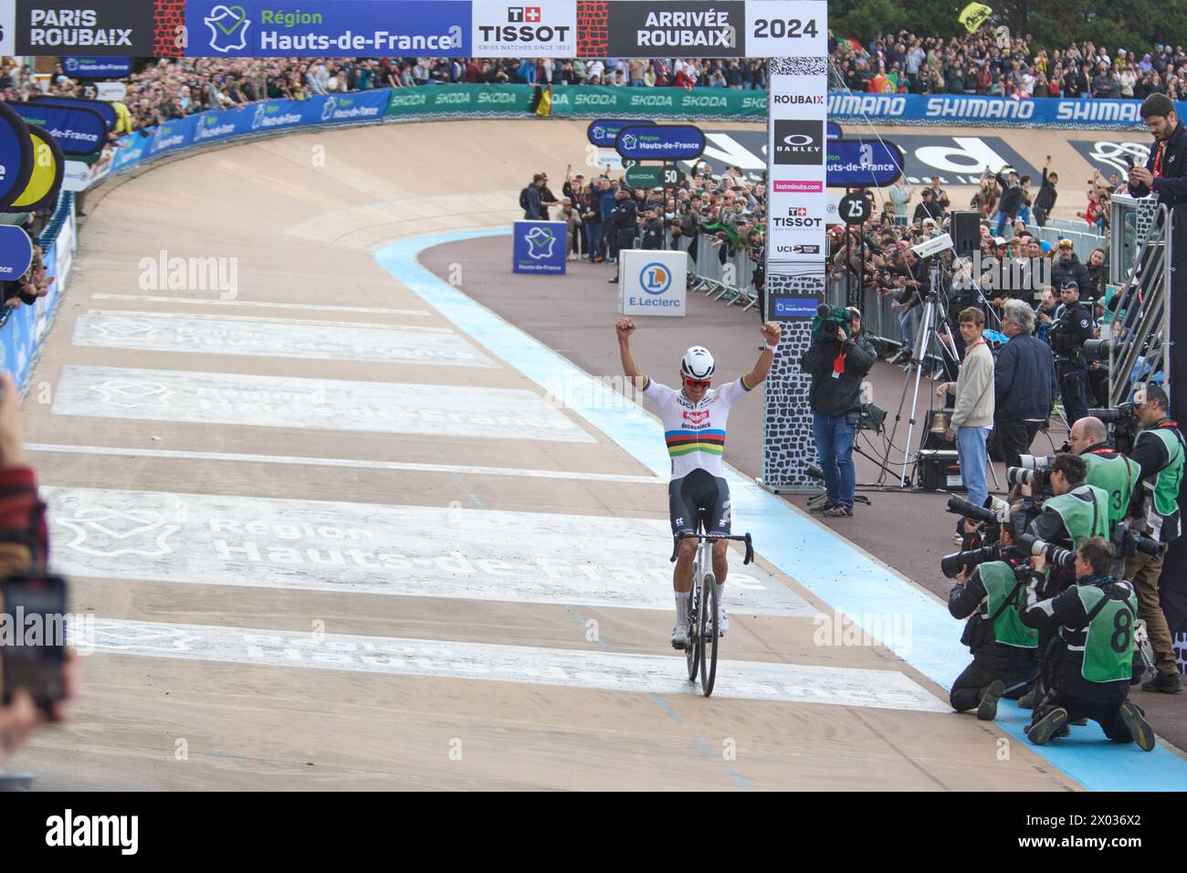 Paris-Roubaix Results: Van Der Poel Third, Pogacar Significantly Behind