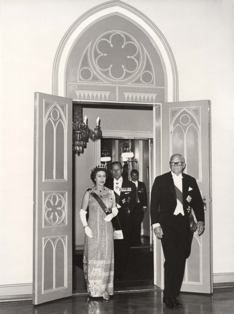 Parisian Diplomacy: Queen Wen's Recent Visit Parisian Diplomacy: Queen Wen's Recent Visit