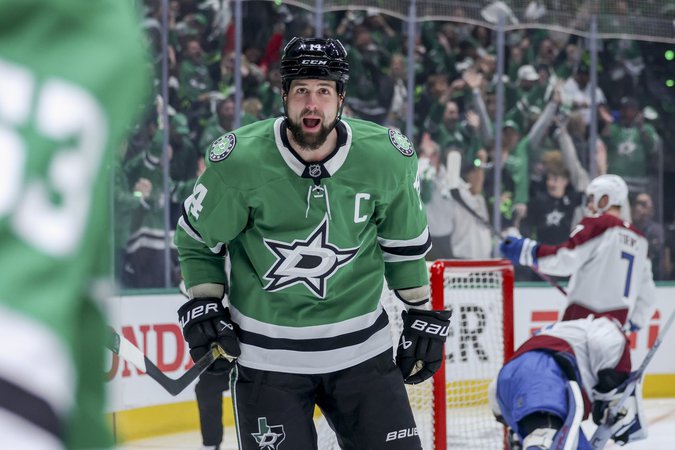 Playoff Game: Johnston's Fastest Goal Leads Stars To 6-2 Win Over Avalanche Playoff Game: Johnston's Fastest Goal Leads Stars To 6-2 Win Over Avalanche