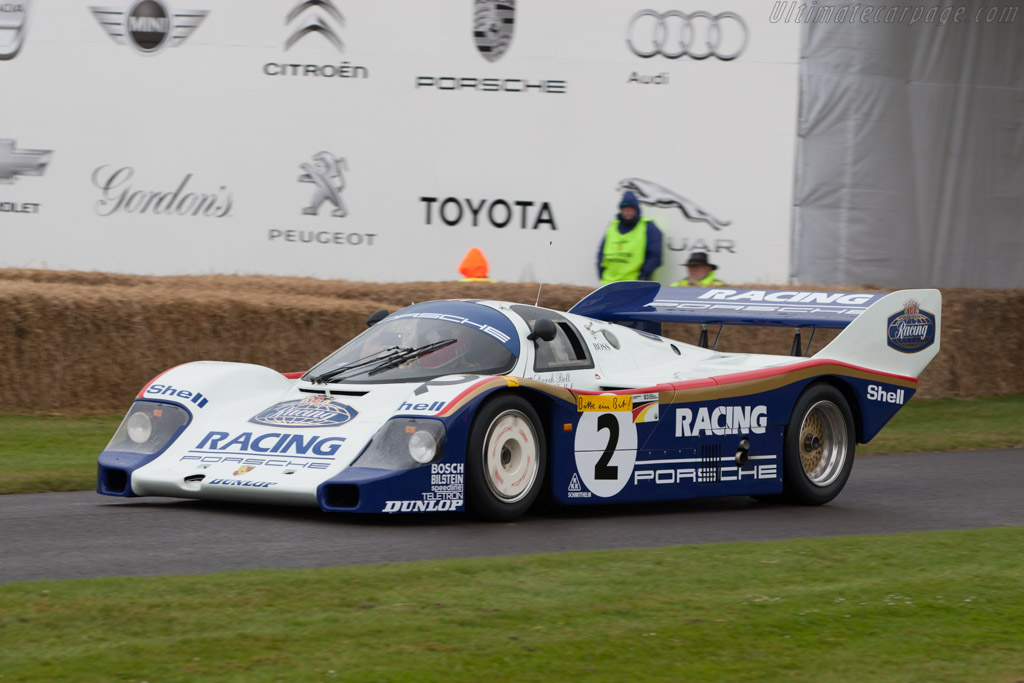 Porsche 956'nın Havada Asılı Durumunun Açıklaması Porsche 956'nın Havada Asılı Durumunun Açıklaması