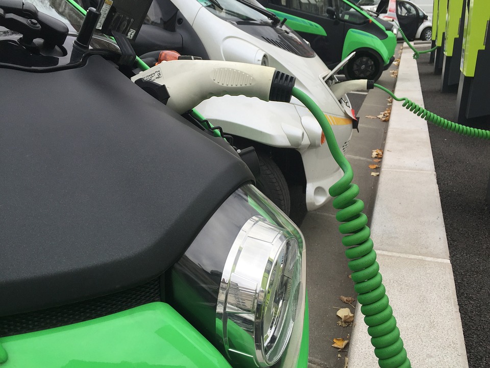 Porsche Išplečia Elektromobilių Įkrovimo Tinklą Europoje Porsche Išplečia Elektromobilių Įkrovimo Tinklą Europoje