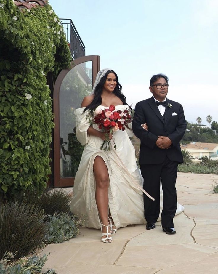 Pregnant Cassie Ventura And Husband Alex Fine Make Red Carpet Debut Pregnant Cassie Ventura And Husband Alex Fine Make Red Carpet Debut