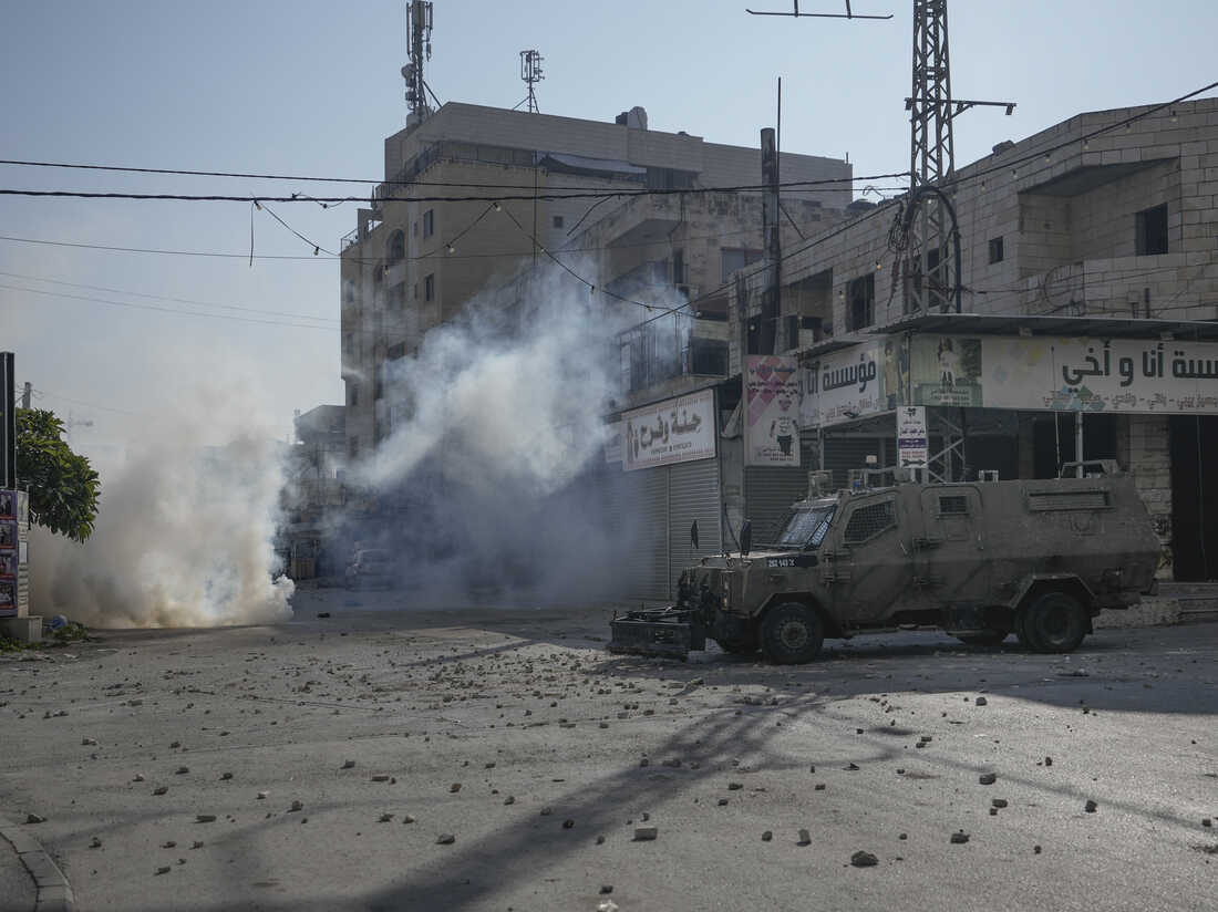 Prominent Palestinian Journalist Detained: West Bank Raid Details