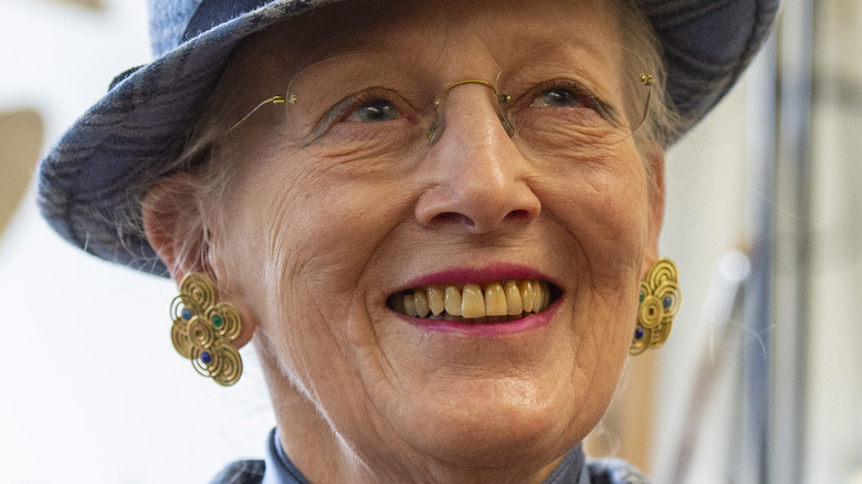 Queen Wen's Return To Paris: A Royal Visit Queen Wen's Return To Paris: A Royal Visit