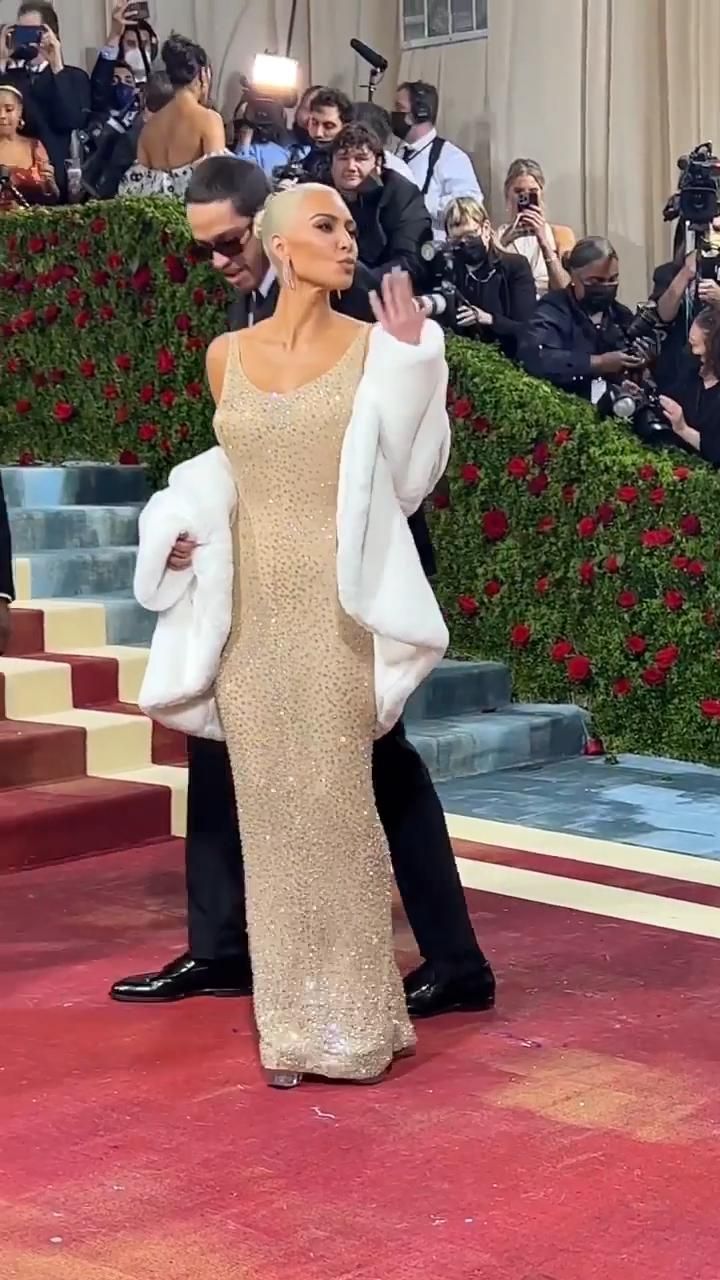 Ranking Kim Kardashian's 11 Most Memorable Met Gala Red Carpet Outfits Ranking Kim Kardashian's 11 Most Memorable Met Gala Red Carpet Outfits