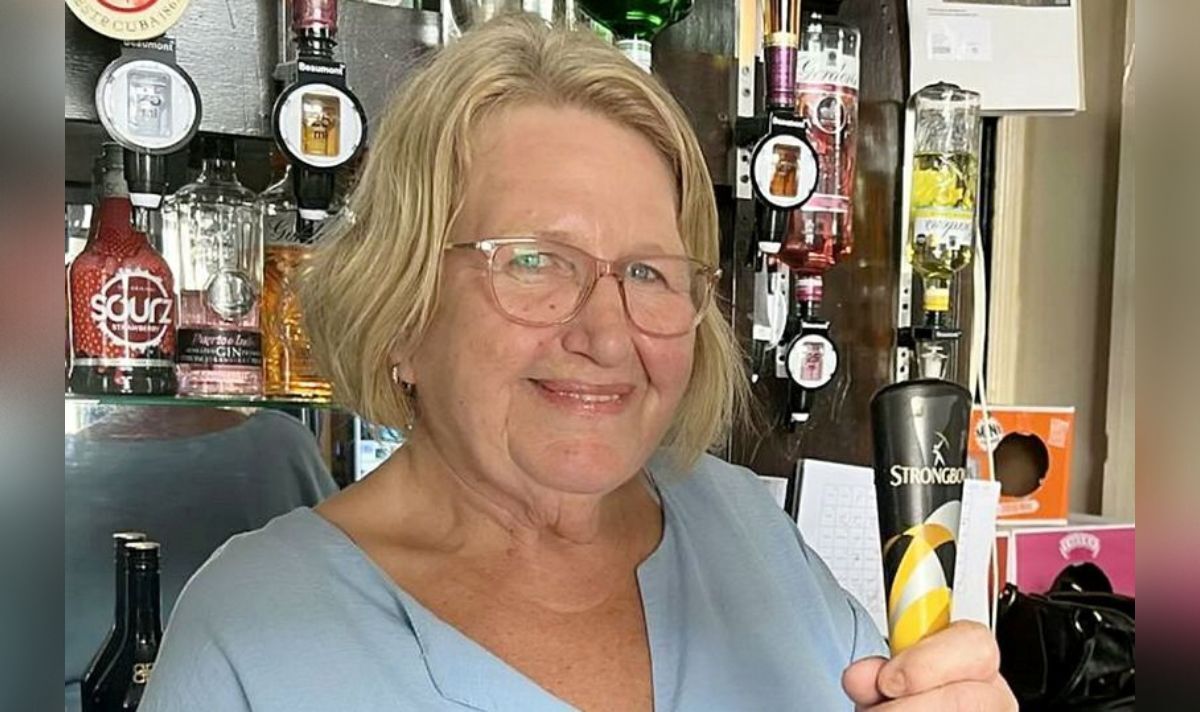 Raw Footage: Heated Argument Between Pub Landlady And Employee Raw Footage: Heated Argument Between Pub Landlady And Employee