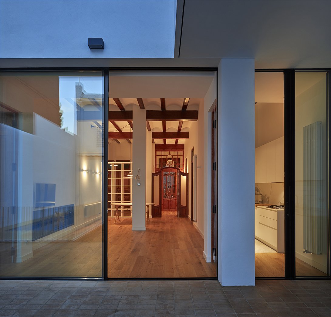 Renovated Spanish Townhouse On Sale: A Celebrity-Designed Property (€245K) Renovated Spanish Townhouse On Sale: A Celebrity-Designed Property (€245K)