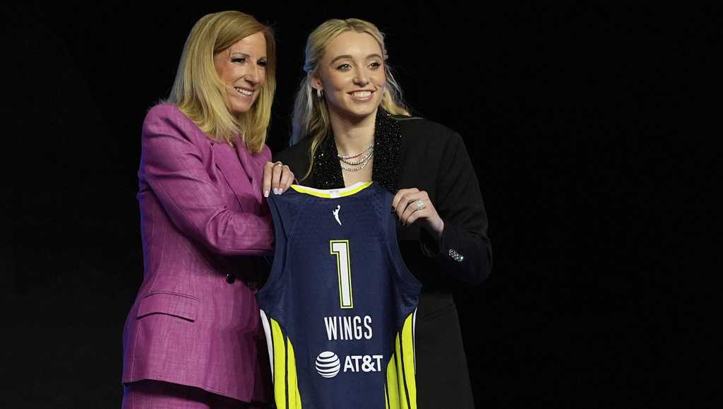 Report: Bueckers Headed To WNBA, Poised For Top Selection Report: Bueckers Headed To WNBA, Poised For Top Selection