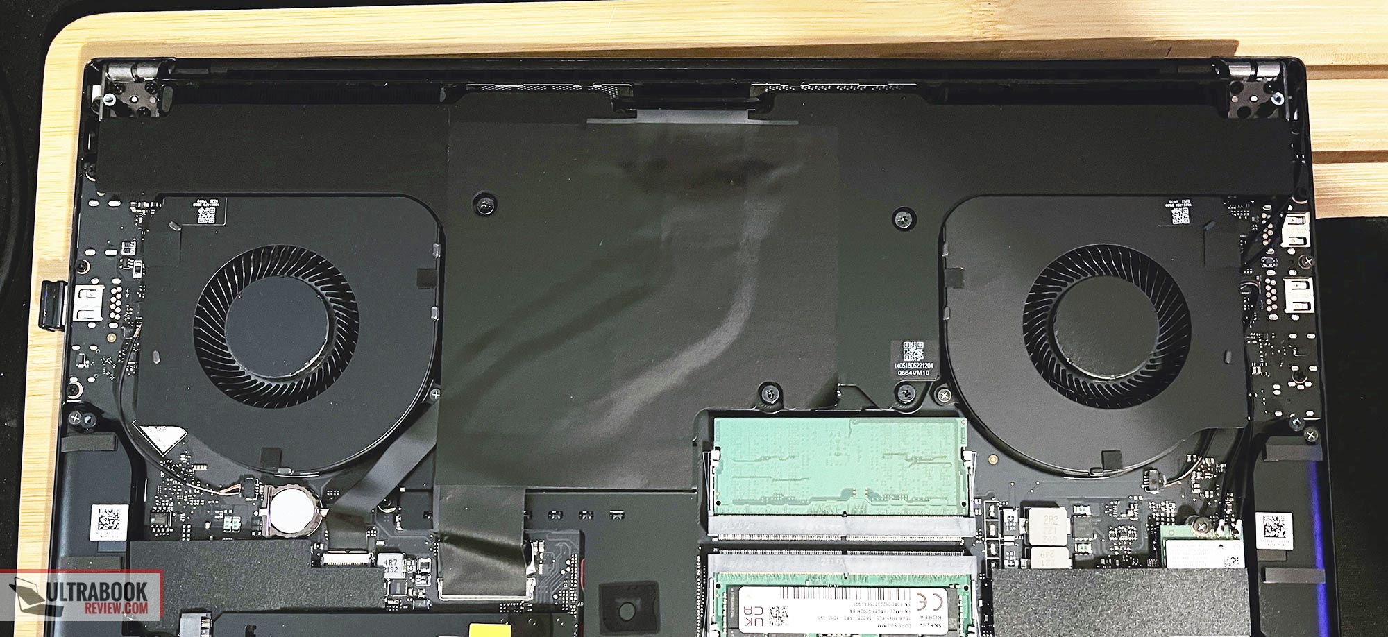 Review: Razer Blade 16 (2025) – Ultra-Portable Power At A Premium Review: Razer Blade 16 (2025) – Ultra-Portable Power At A Premium