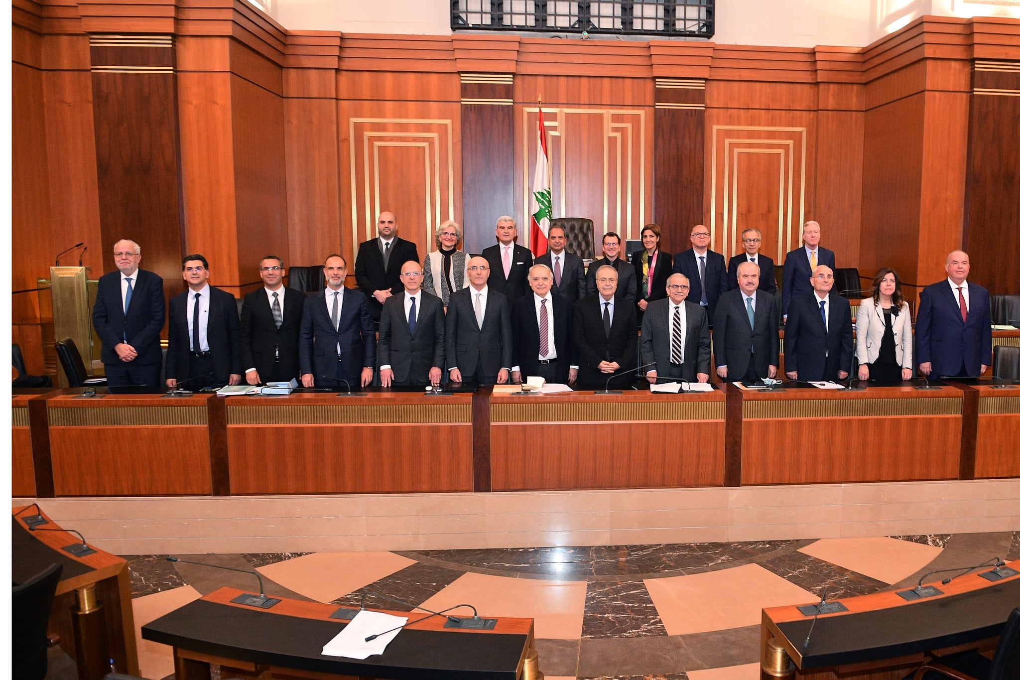 RN Vs LFI À L'Assemblée Nationale: Un Bras De Fer Politique Sur Les Questions De Frontières RN Vs LFI À L'Assemblée Nationale: Un Bras De Fer Politique Sur Les Questions De Frontières