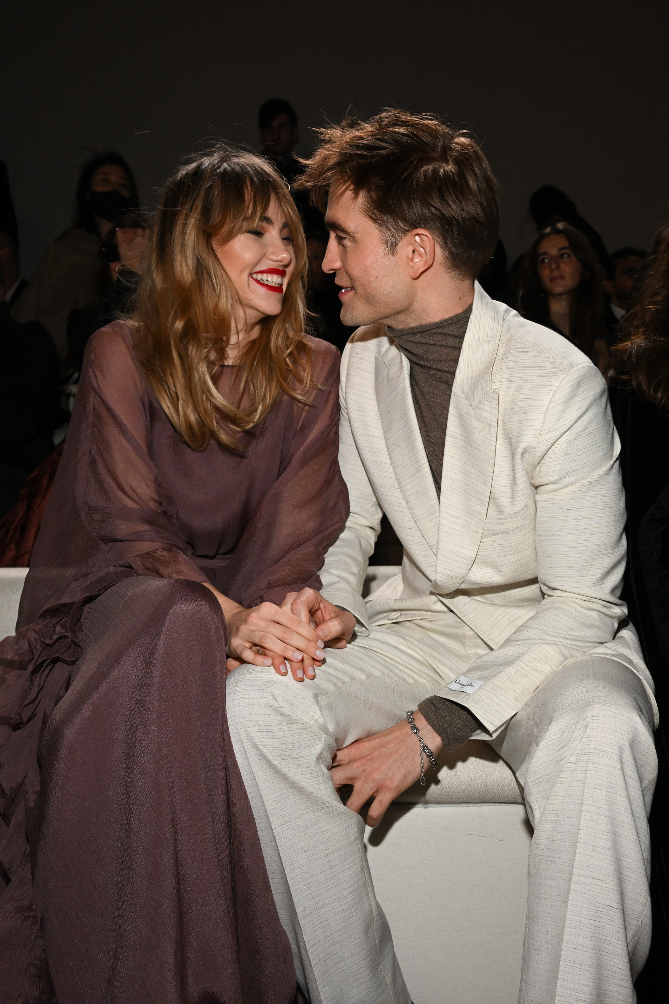 Robert Pattinson And Suki Waterhouse: New York Hand-Holding Amidst The Batman 2 Speculation Robert Pattinson And Suki Waterhouse: New York Hand-Holding Amidst The Batman 2 Speculation