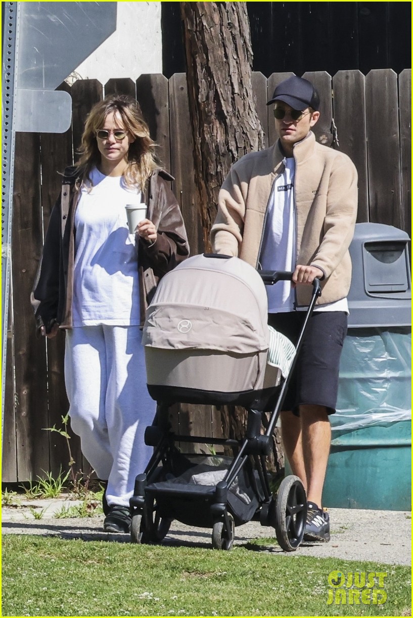 Robert Pattinson And Suki Waterhouse: Script Reading Session Robert Pattinson And Suki Waterhouse: Script Reading Session