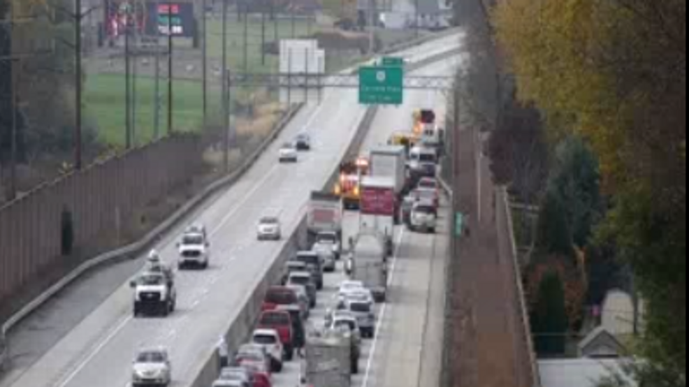 Route 581 Traffic Stopped Following Box Truck Crash Route 581 Traffic Stopped Following Box Truck Crash