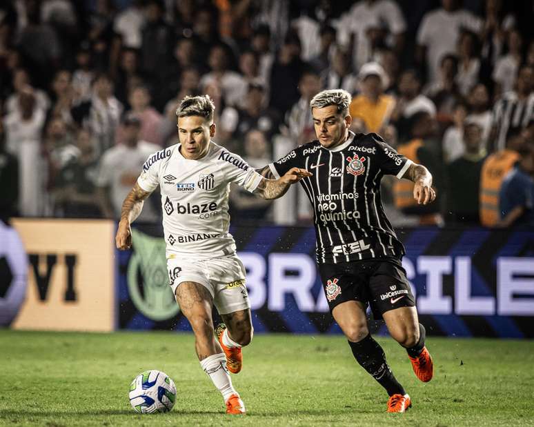 Santos X Corinthians: Timão Triunfa Mesmo Com Atuação Apagada De Neymar (2x1) Santos X Corinthians: Timão Triunfa Mesmo Com Atuação Apagada De Neymar (2x1)