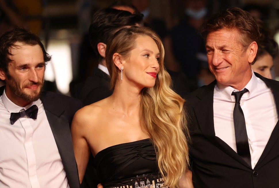 Sean Penn's Appearance Sparks Concern: The Actor Makes Headline-Grabbing Statements Sean Penn's Appearance Sparks Concern: The Actor Makes Headline-Grabbing Statements