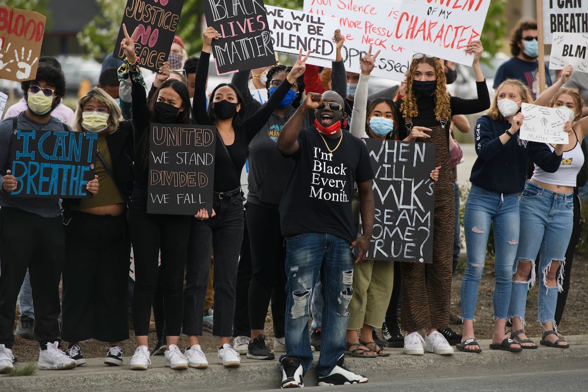 Second Week Of Anti-Trump Protests In Anchorage Draws Thousands Second Week Of Anti-Trump Protests In Anchorage Draws Thousands