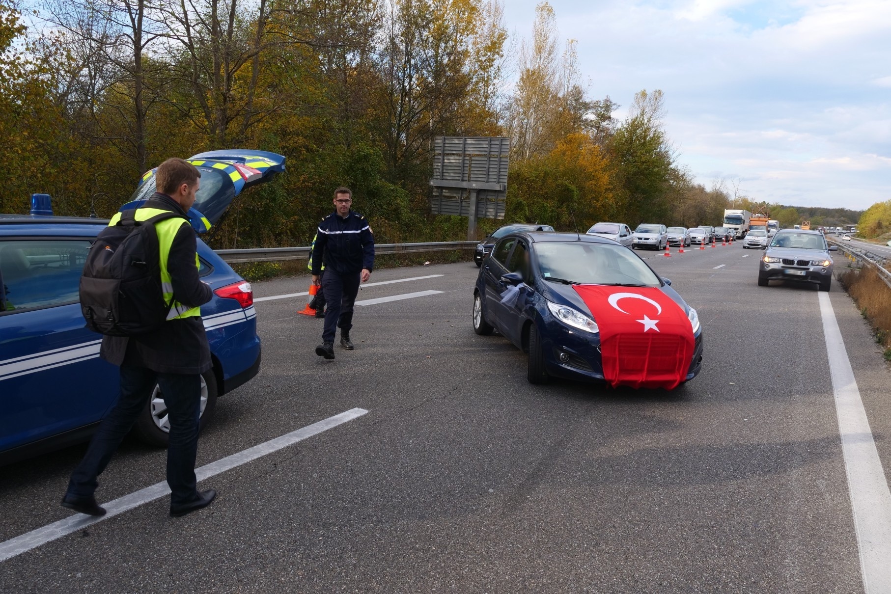 Séoul : Accident Impressionnant, Un Motard Décède Après Effondrement D'une Route Séoul : Accident Impressionnant, Un Motard Décède Après Effondrement D'une Route