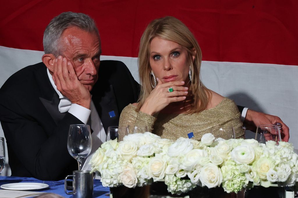 Sexting Scandal: Cheryl Hines Demands Action From Robert F. Kennedy Jr. Sexting Scandal: Cheryl Hines Demands Action From Robert F. Kennedy Jr.