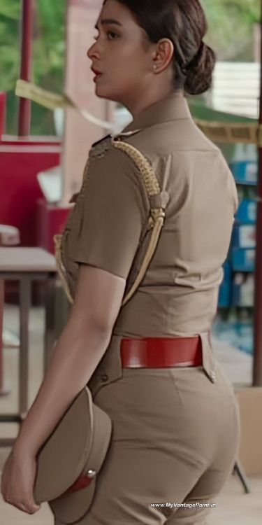 Siren (2024): A Review Of The Beachside Thriller Siren (2024): A Review Of The Beachside Thriller