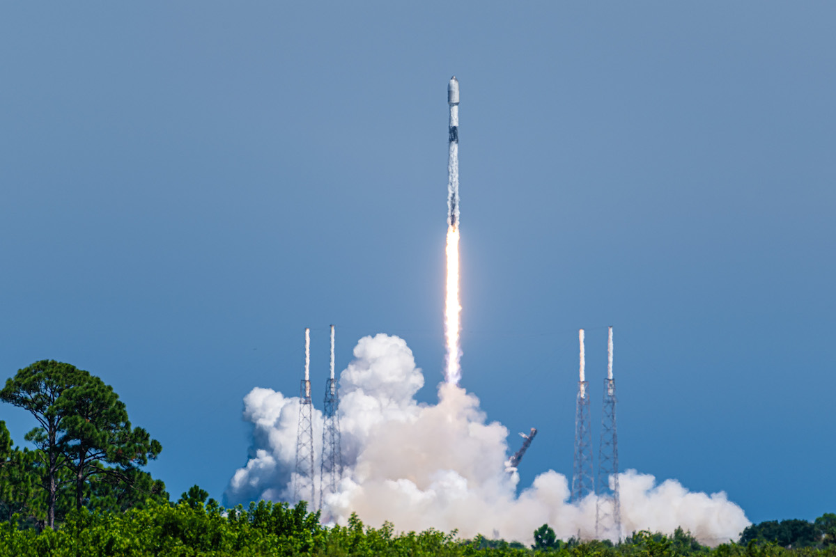 SpaceX's April 7th Launch: 27 Starlink Satellites Added To Constellation SpaceX's April 7th Launch: 27 Starlink Satellites Added To Constellation