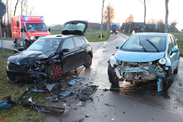 Stemwede: Unfall Mit Baum – Verletzte Nach Zusammenstoß Bei Bad Essen Stemwede: Unfall Mit Baum – Verletzte Nach Zusammenstoß Bei Bad Essen