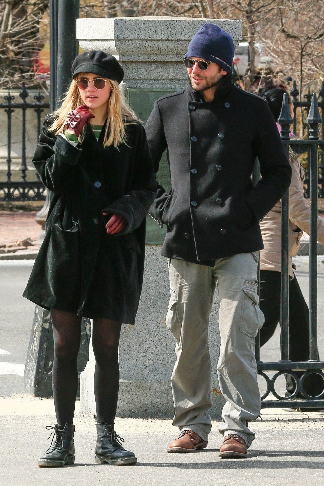 Suki Waterhouse's Unexpectedly Chic Valentino Grandma Style Suki Waterhouse's Unexpectedly Chic Valentino Grandma Style
