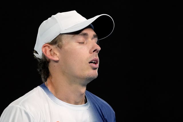Świątek's Winning Streak Continues: Madrid Open Victory Over Keys; De Minaur's Loss Świątek's Winning Streak Continues: Madrid Open Victory Over Keys; De Minaur's Loss