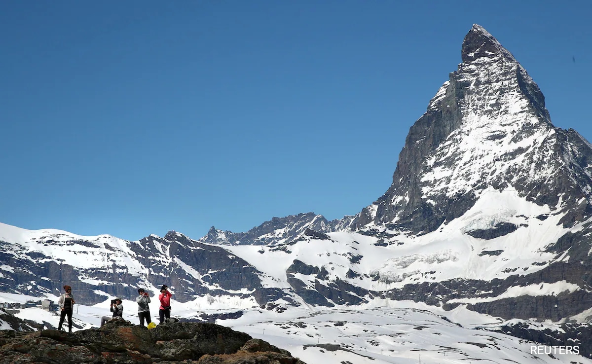 Swiss Mountain Tragedy: Five Skiers Found Dead Swiss Mountain Tragedy: Five Skiers Found Dead