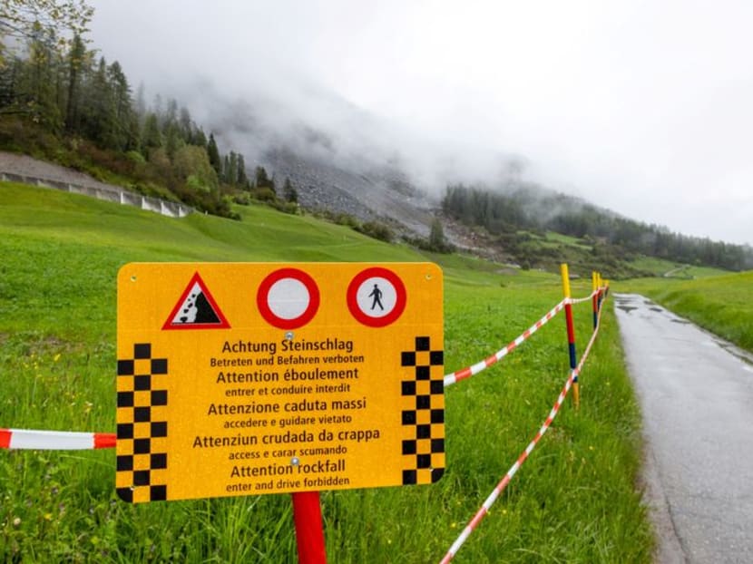 Swiss Village Evacuates Cows Via Airlift: Details Of The Operation Swiss Village Evacuates Cows Via Airlift: Details Of The Operation