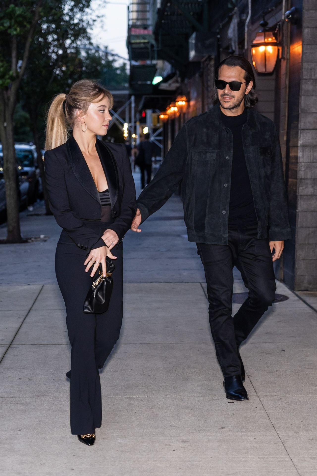 Sydney Sweeney And Fiancé Jonathan Davino: A Look At Their Relationship Status Sydney Sweeney And Fiancé Jonathan Davino: A Look At Their Relationship Status