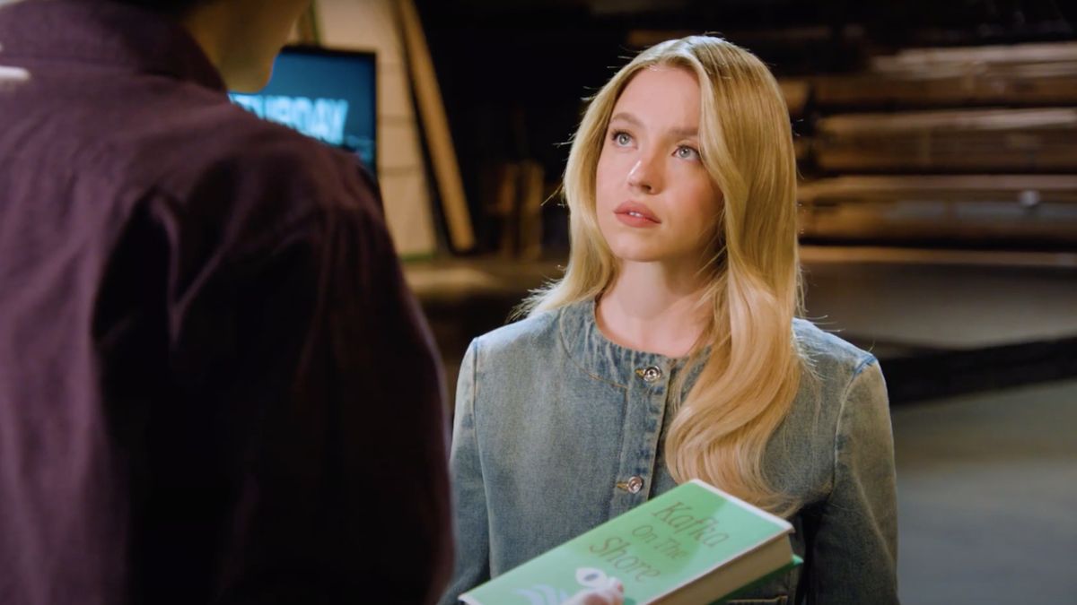 Sydney Sweeney Sings Post-Split Karaoke Anthem Sydney Sweeney Sings Post-Split Karaoke Anthem