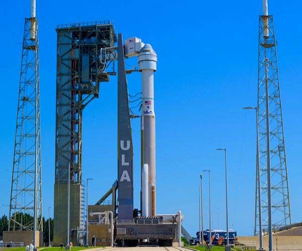 Technical Glitch Grounds Blue Origin Rocket: Launch Abruptly Halted
