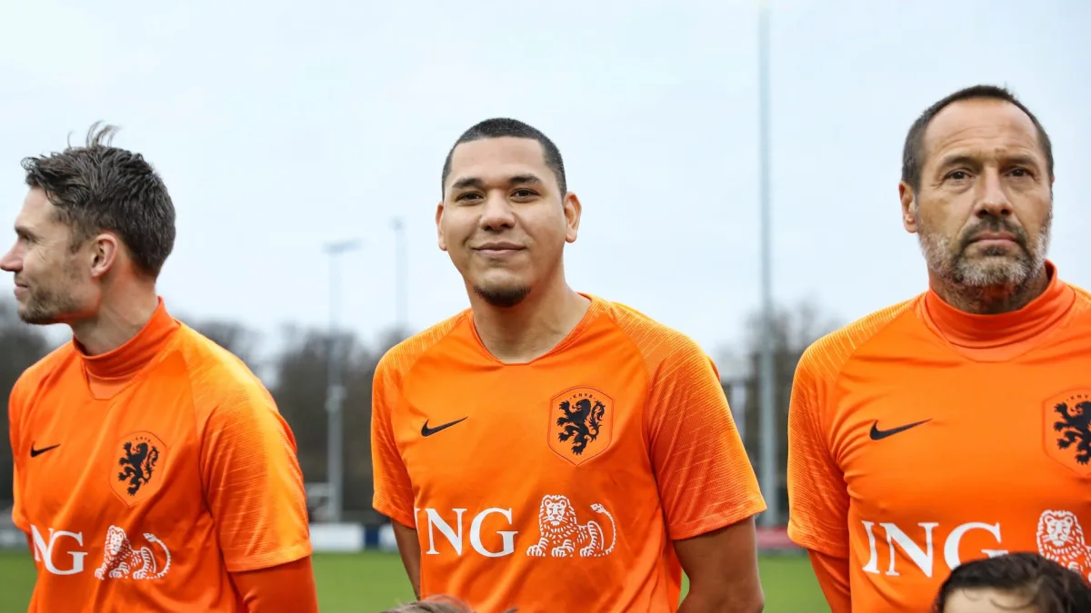 Teleurstelling Bij Clubicoon: Verwaarloosd Door Ajax Teleurstelling Bij Clubicoon: Verwaarloosd Door Ajax