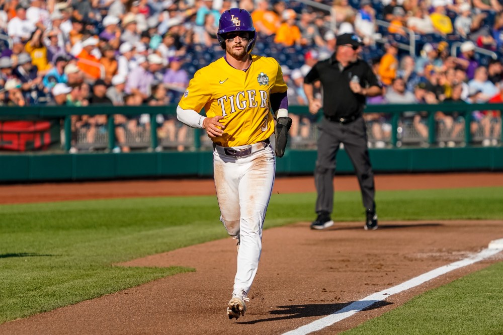 Tennessee Baseball Rallies Past LSU, Splits Weekend Series Tennessee Baseball Rallies Past LSU, Splits Weekend Series