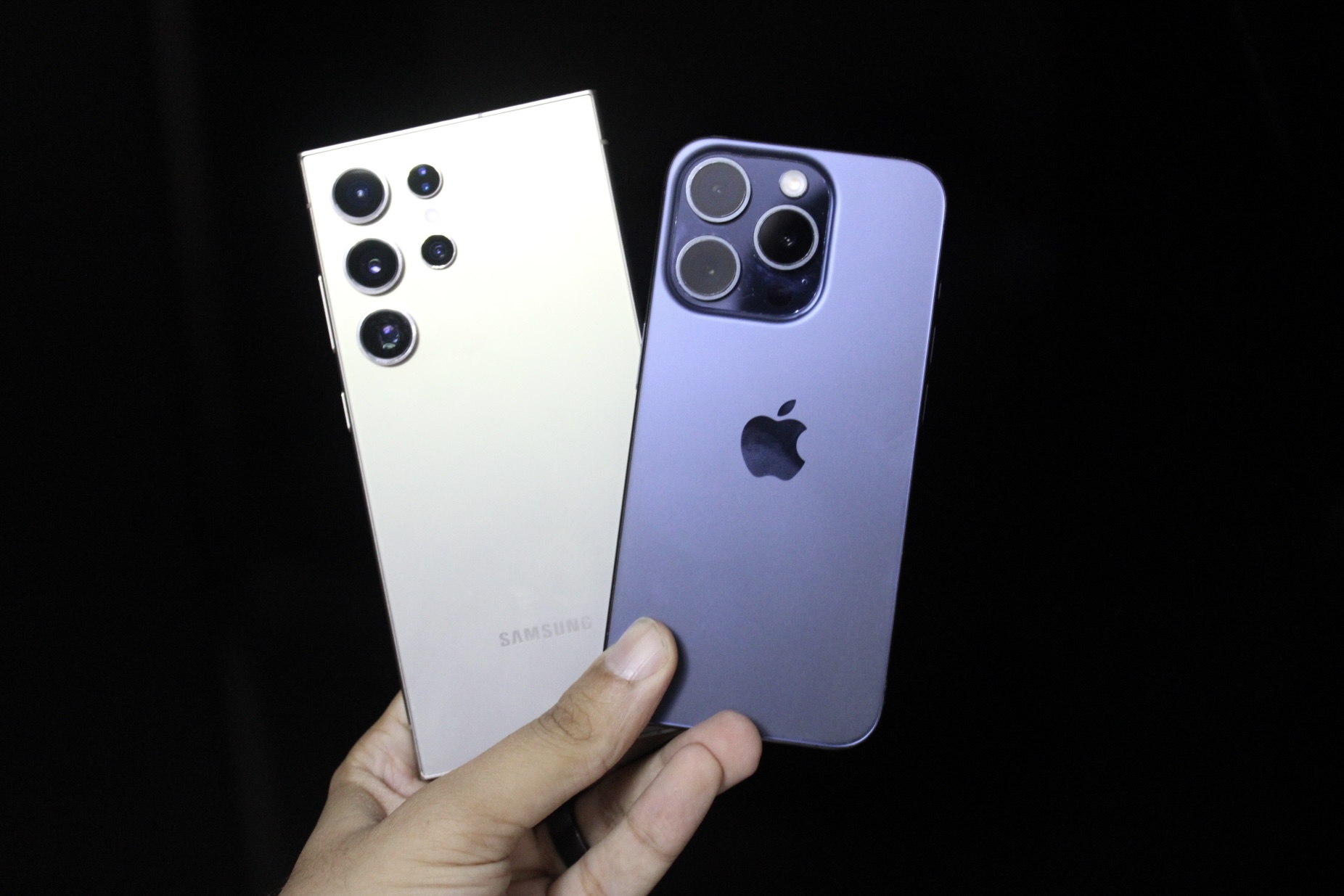 The Android Vs. IPhone Debate: Gen Z's Choice The Android Vs. IPhone Debate: Gen Z's Choice