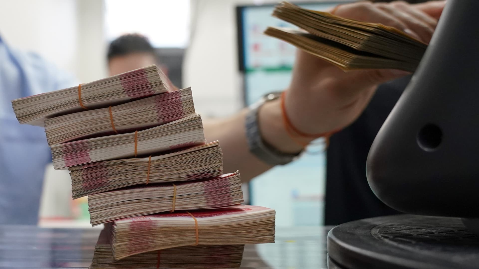 The Falling Dollar And Its Disruptive Influence On Asian Economies The Falling Dollar And Its Disruptive Influence On Asian Economies