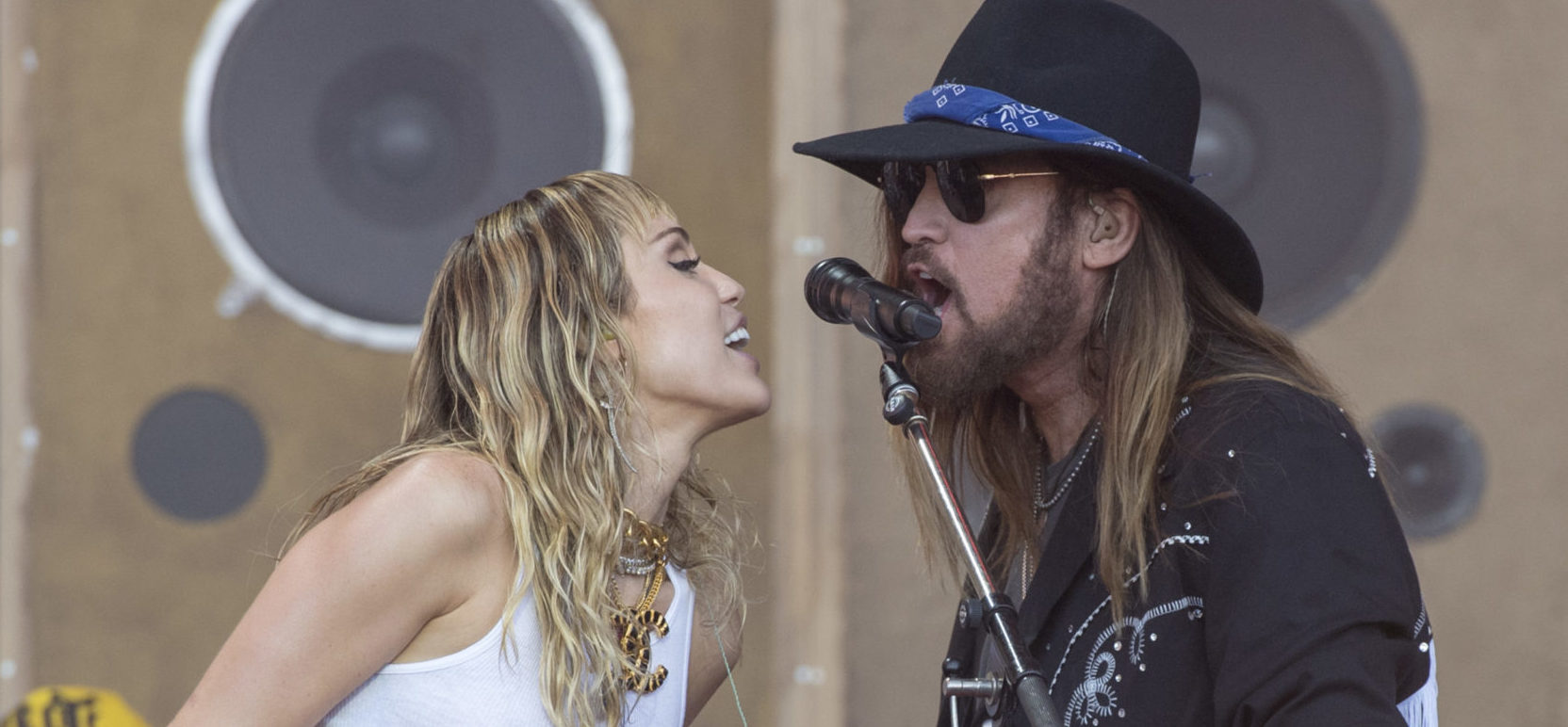The Impact Of Narcissism: Miley Cyrus's Relationship With Her Father The Impact Of Narcissism: Miley Cyrus's Relationship With Her Father