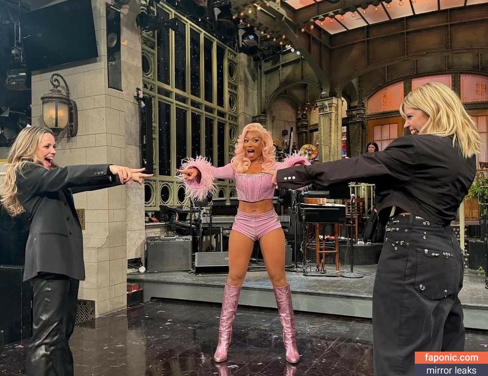 The Impact Of Reneé Rapp's Topless Video On LGBTQ+ Representation The Impact Of Reneé Rapp's Topless Video On LGBTQ+ Representation