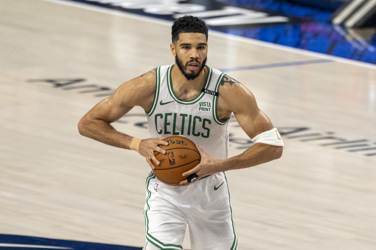 TNT's Hilarious Commentary: Tatum Takes The Heat In Lakers-Celtics Promo TNT's Hilarious Commentary: Tatum Takes The Heat In Lakers-Celtics Promo