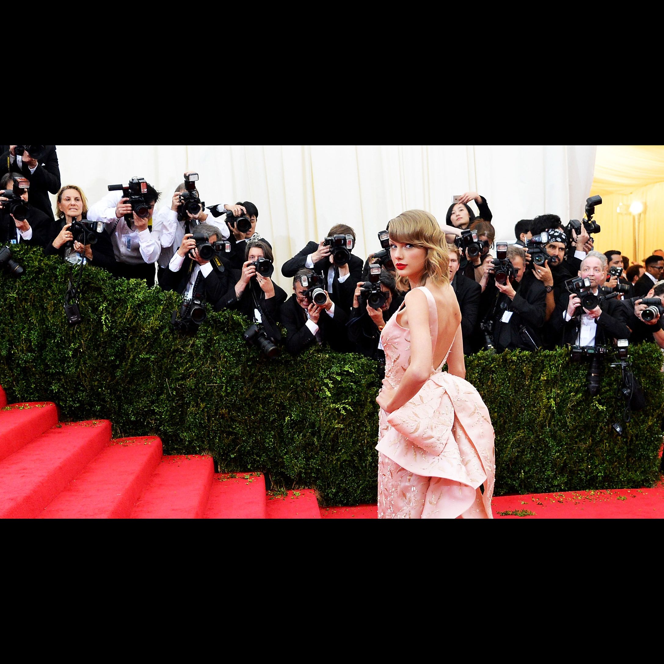Top 5 Celebrity Met Gala Moments That Made Headlines Top 5 Celebrity Met Gala Moments That Made Headlines