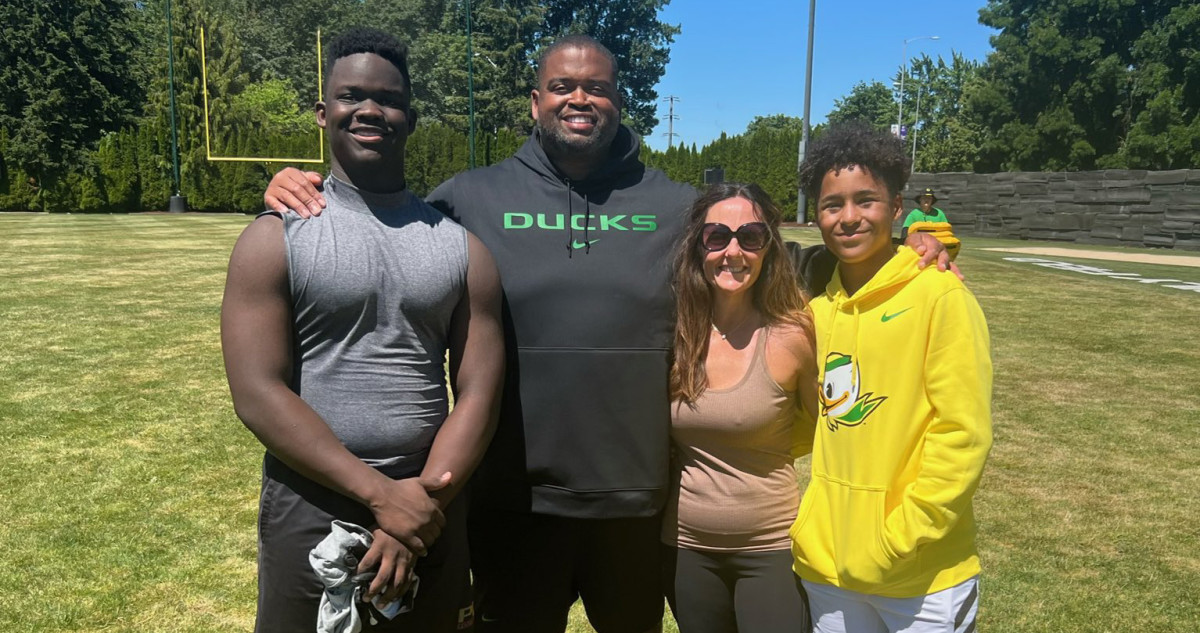 Top Australian Prospect Commits To Oregon: Coach Graves' Recruiting Success Top Australian Prospect Commits To Oregon: Coach Graves' Recruiting Success