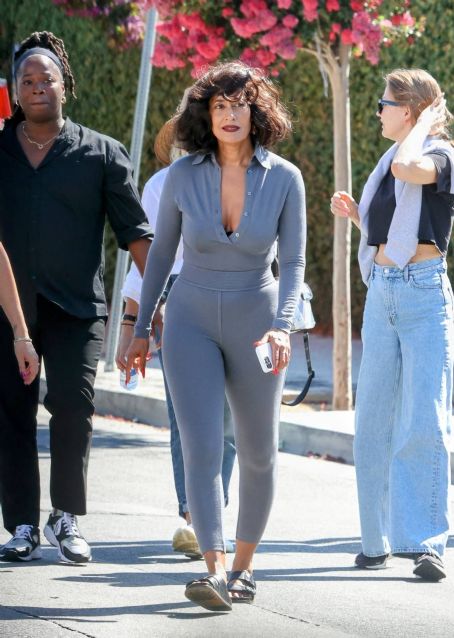 Tracee Ellis Ross On Dating And Loneliness: A Candid Conversation With Michelle Obama Tracee Ellis Ross On Dating And Loneliness: A Candid Conversation With Michelle Obama