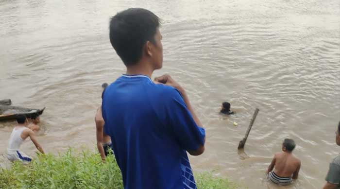 Tragedi Di Batu Ampar: Basarnas Selidiki Kasus Balita Hilang, Diduga Tenggelam Dan Terbawa Arus Tragedi Di Batu Ampar: Basarnas Selidiki Kasus Balita Hilang, Diduga Tenggelam Dan Terbawa Arus
