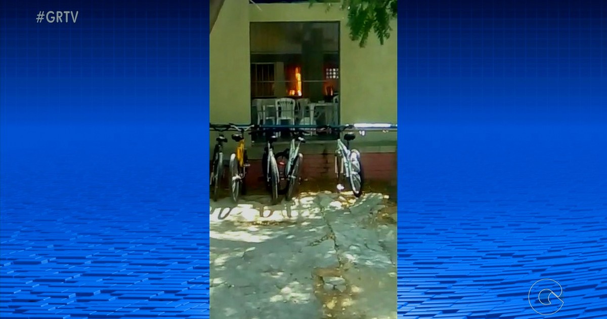 Tragédia Na Tijuca: Incêndio Em Escola Causa Indignação E Lembranças Tragédia Na Tijuca: Incêndio Em Escola Causa Indignação E Lembranças