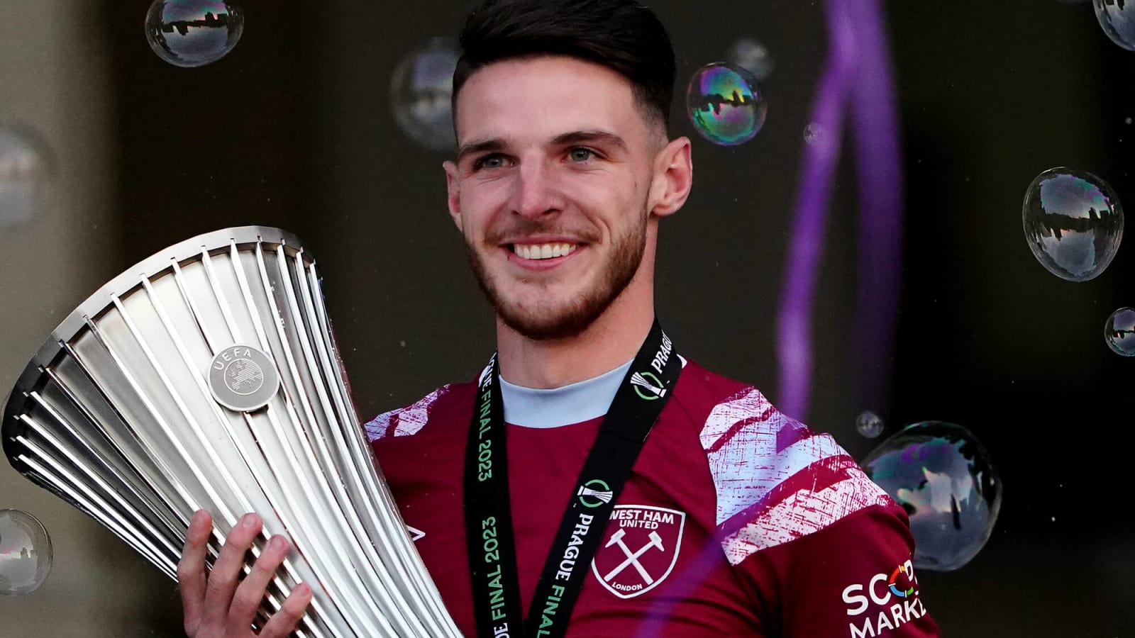 Transfer News: Arsenal Lead Race For Striker Despite Tottenham's £58m Bid Transfer News: Arsenal Lead Race For Striker Despite Tottenham's £58m Bid