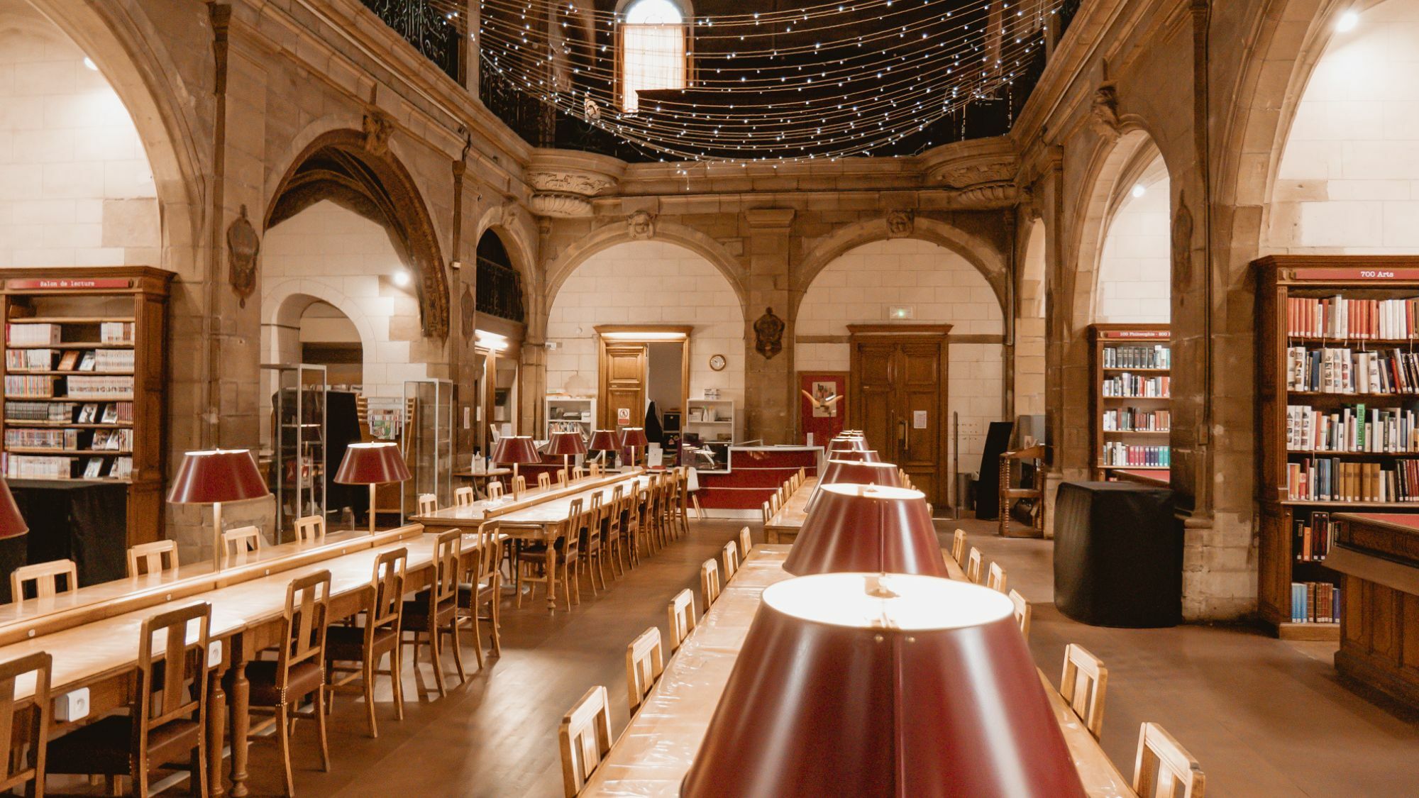 Travailler À Dijon : Recrutement Pour Restaurants Et Rooftop Travailler À Dijon : Recrutement Pour Restaurants Et Rooftop